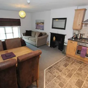  Apartment Top Floor Character In The Heart Of The Centre United Kingdom