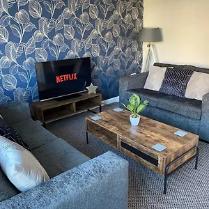  Apartment Sleepover 3 Free Parking Sleeps 6 United Kingdom