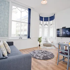  Apartment Digby - Prime Town Centre Location - Close To The Beach! United Kingdom